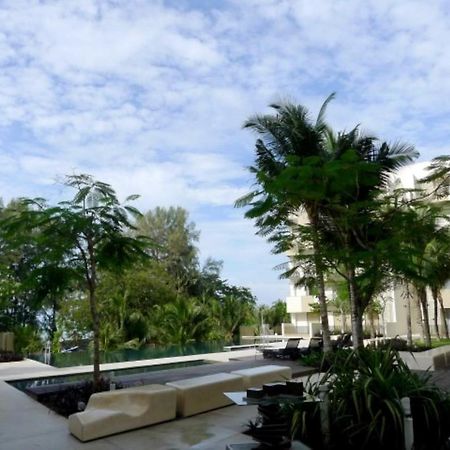 By The Sea@ Cozy Beachfront Home Batu Ferringhi Exterior photo