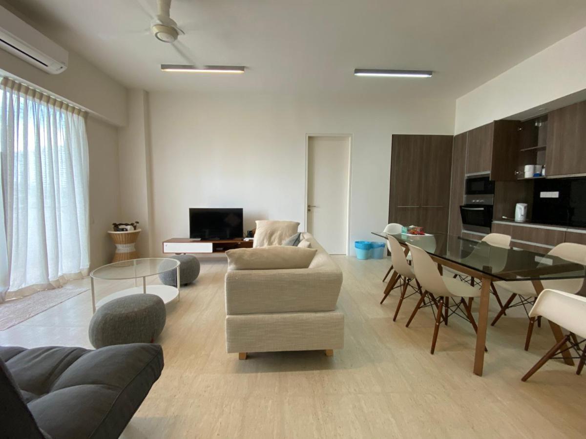 By The Sea@ Cozy Beachfront Home Batu Ferringhi Exterior photo