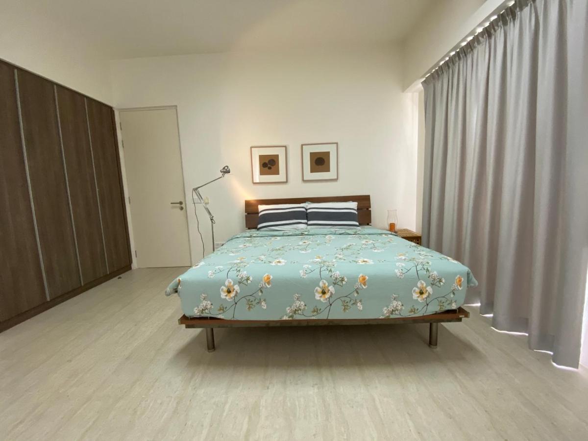 By The Sea@ Cozy Beachfront Home Batu Ferringhi Exterior photo