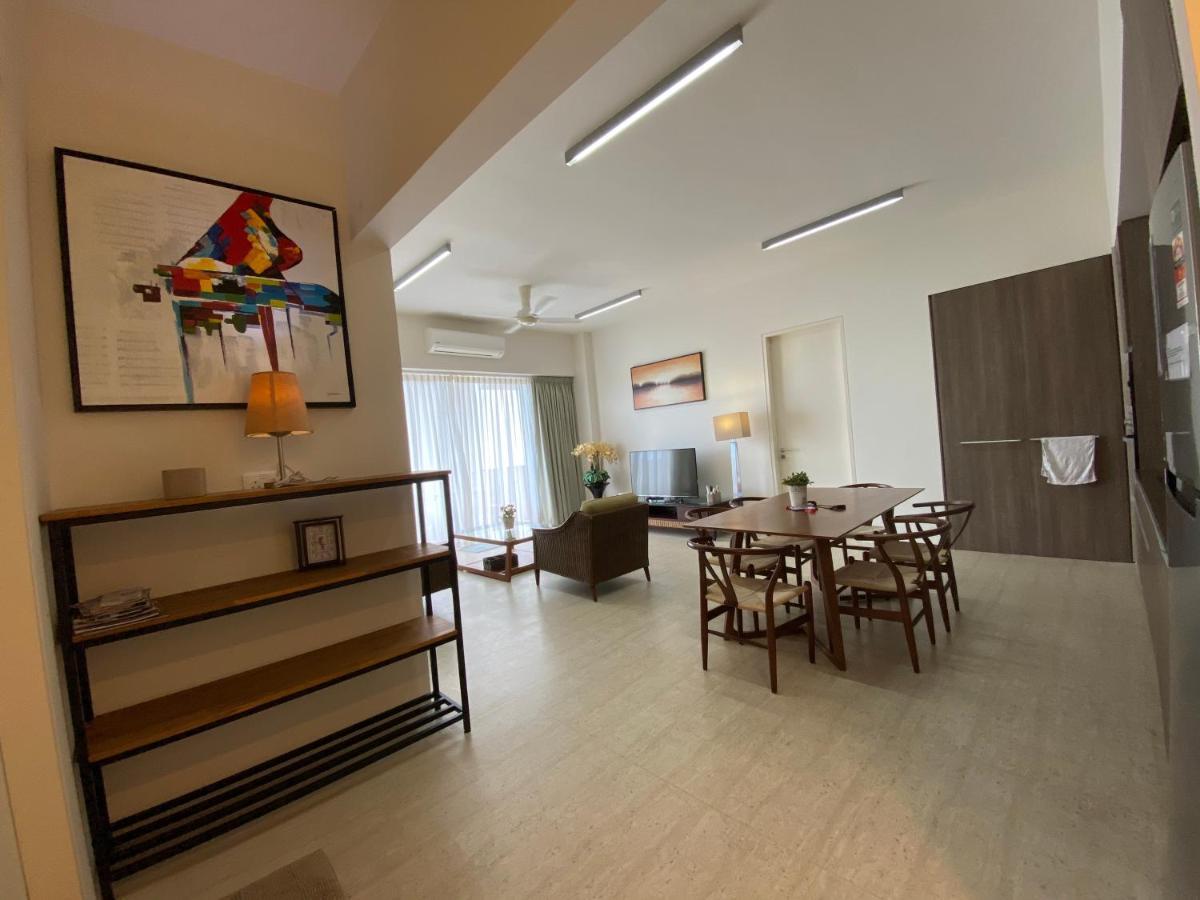By The Sea@ Cozy Beachfront Home Batu Ferringhi Exterior photo