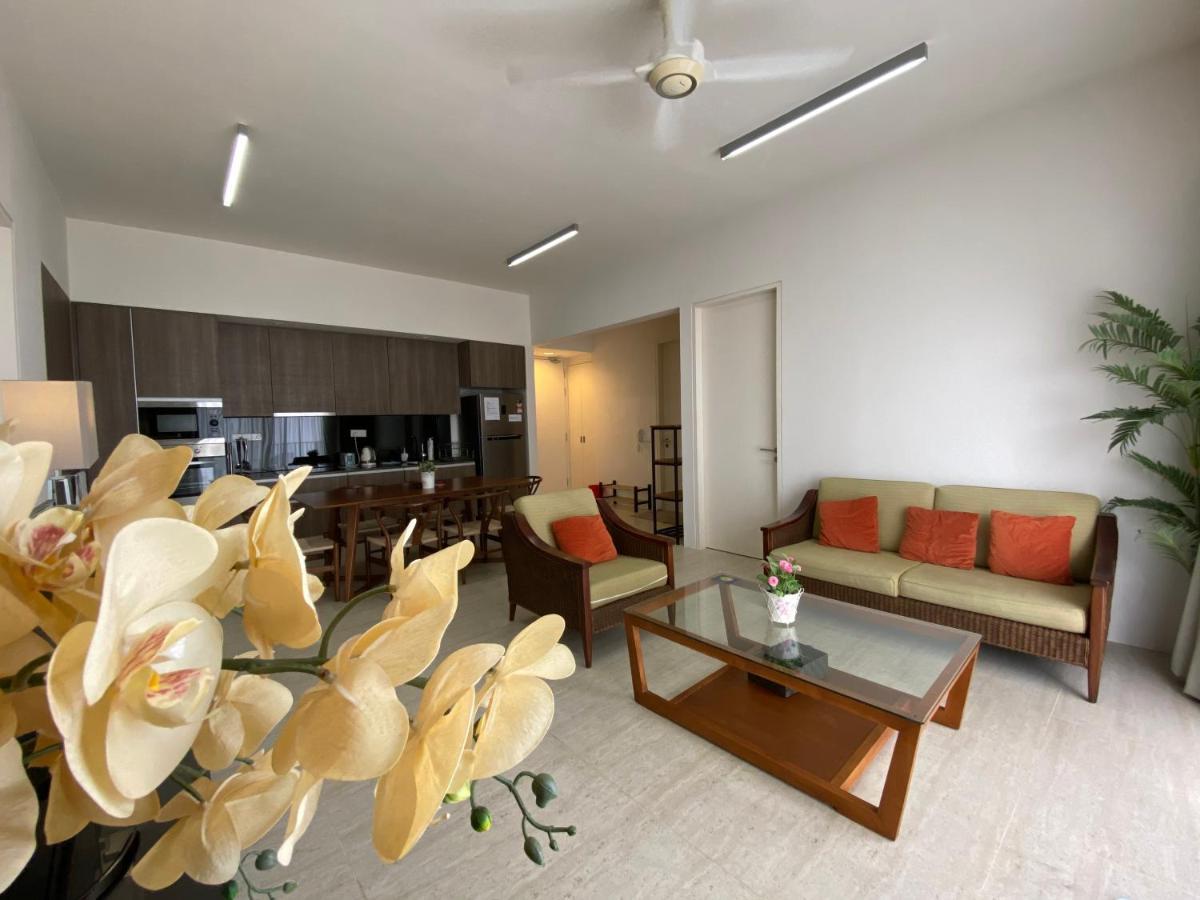 By The Sea@ Cozy Beachfront Home Batu Ferringhi Exterior photo