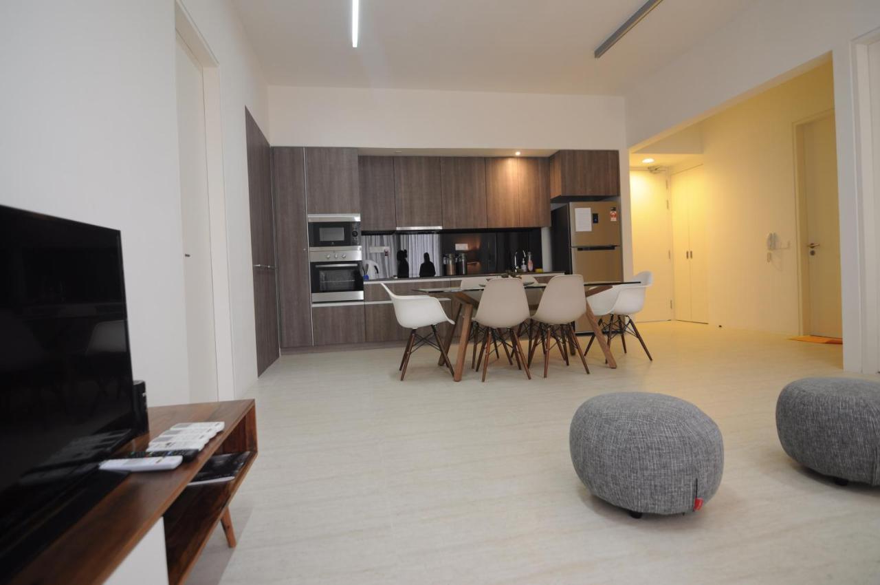 By The Sea@ Cozy Beachfront Home Batu Ferringhi Exterior photo